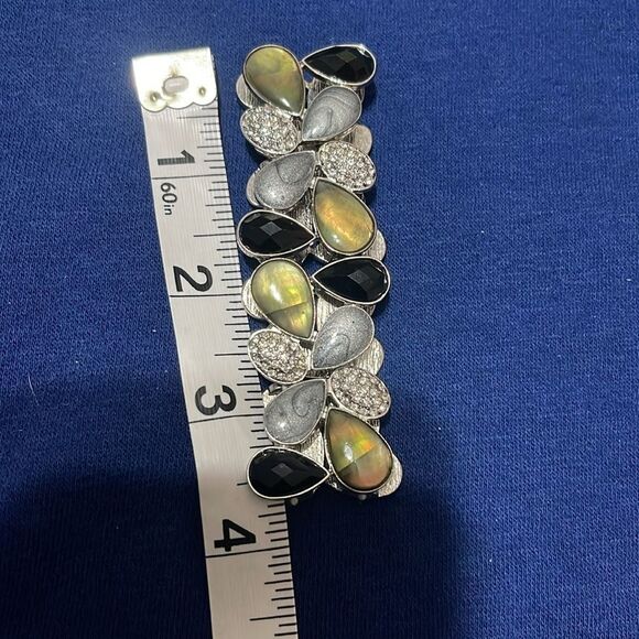 Lia Sophia “Edge of Night” Stretch Bracelet w/Mother of Pearl, Resin & Crystals - Picture 5 of 5